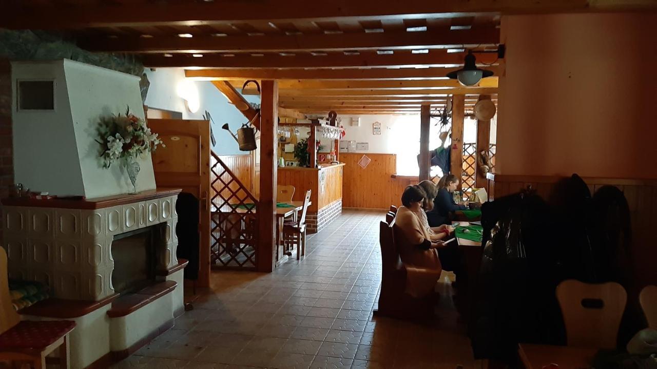 Penzión pri studničke Omastiná Omastina Exterior foto