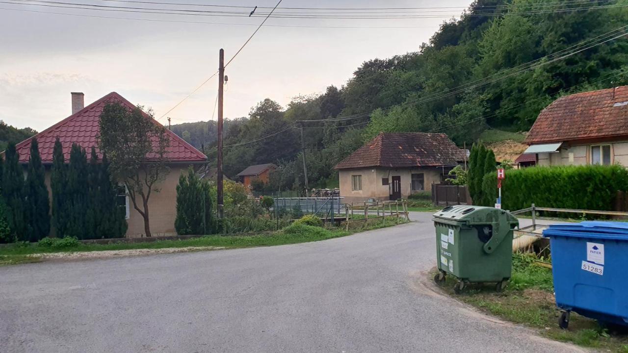 Penzión pri studničke Omastiná Omastina Exterior foto